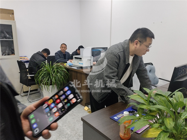 河北客户考察酒糟国产精品麻豆系列的深刻体验